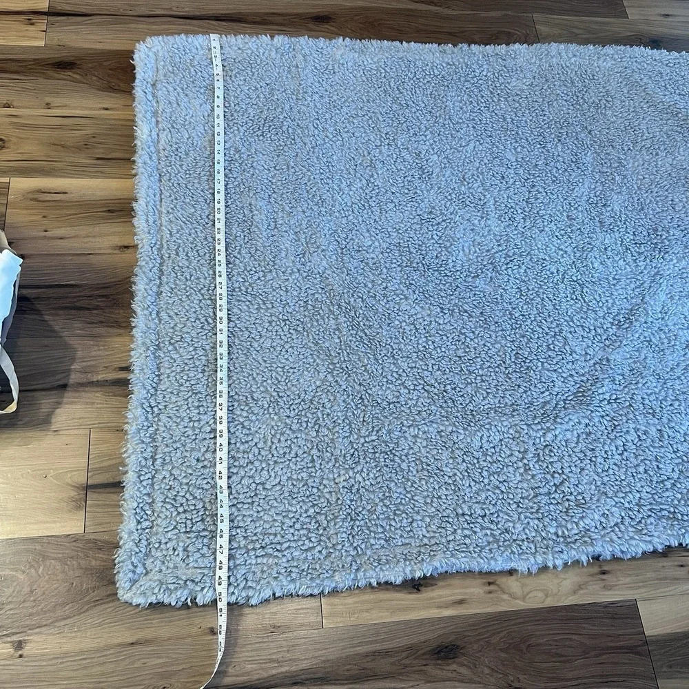 Pottery‎ Barn Sherpa Boucle Area Rug 50x60 Gray Plush Cozy Accent Floor Rug
